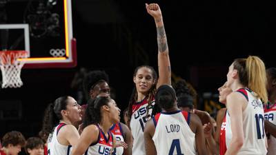 Photos: US women's basketball team wins gold medal