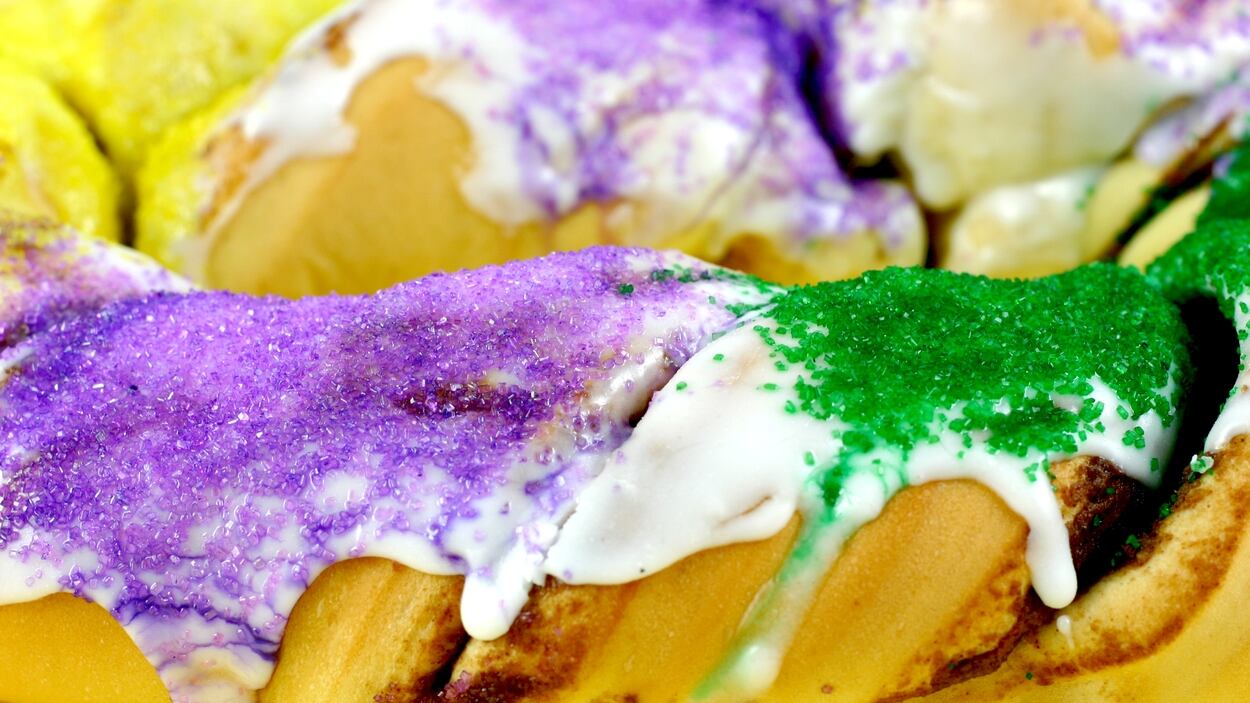 Thief steals 7 king cakes from bakery in New Orleans
